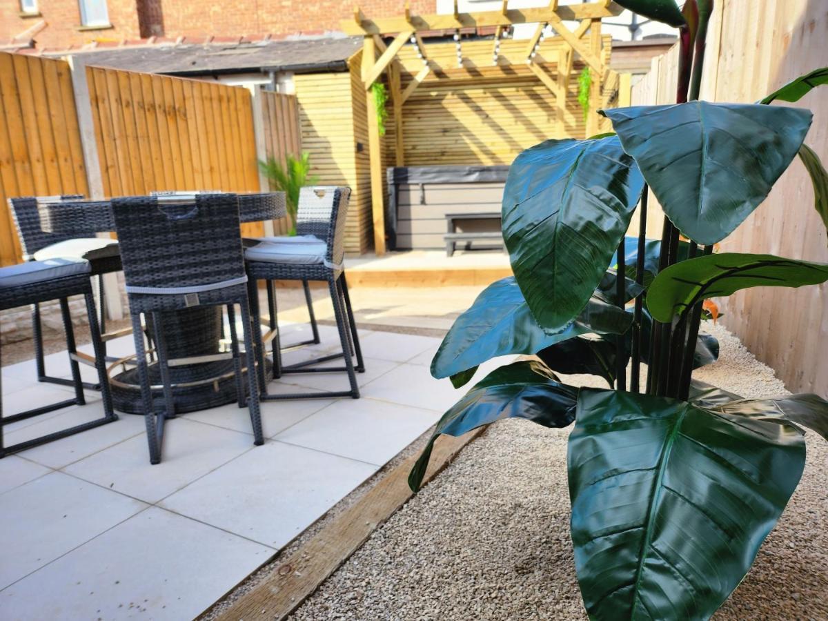 Xxhot Tubxx 4Bed Semi, Sleeps 8, 2 Bathrooms Blackpool Eksteriør bilde